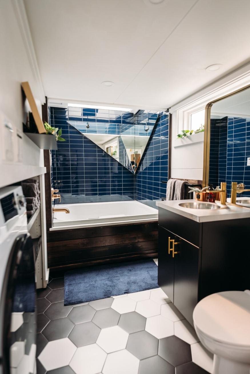 Two-person soaking tub in The Lux