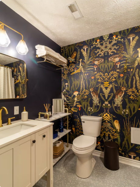 Courthouse alley bathroom 2