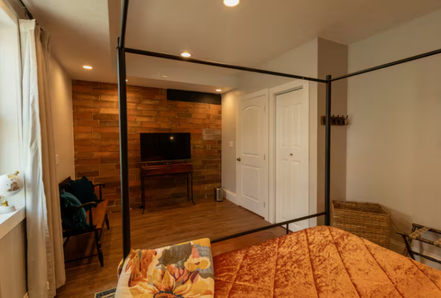 Courthouse alley bedroom 2