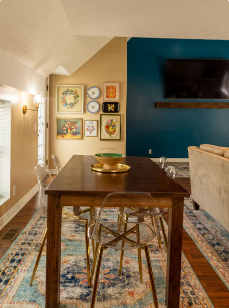 Courthouse alley dining area