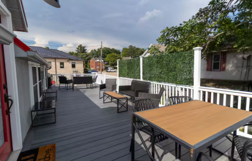 Courthouse alley deck