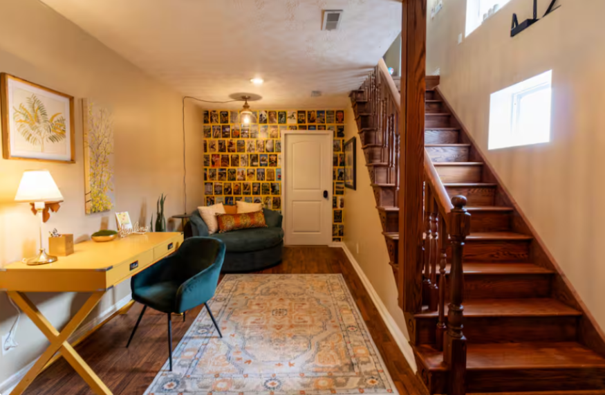 Courthouse alley interior