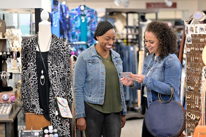 Dutch Valley Gift Shoppers