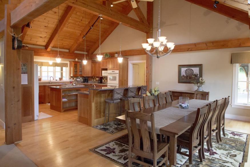 Whitetail Ridge Lodge dining area