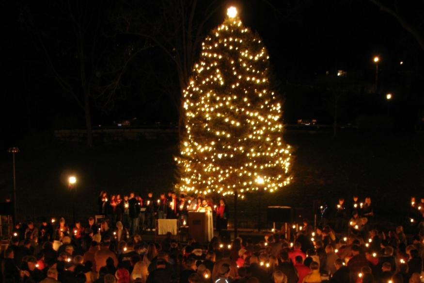 Roscoe Village Christmas 2022 Roscoe Village Christmas Crafters & Candlelighting - Cancelled | Visit  Amish Country