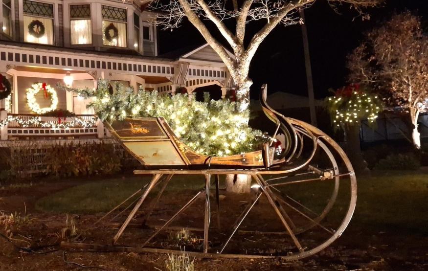 Victorian House sleigh