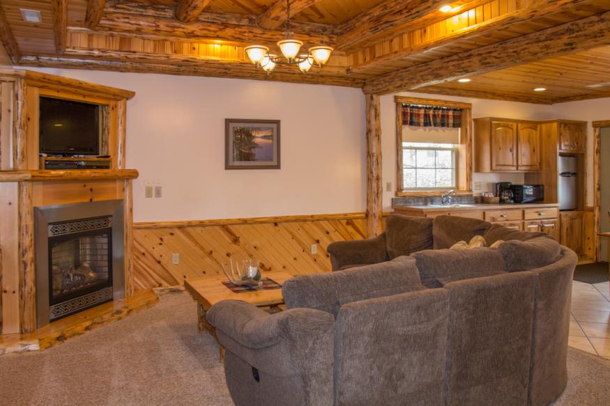 Cabin Suite A Livingroom 