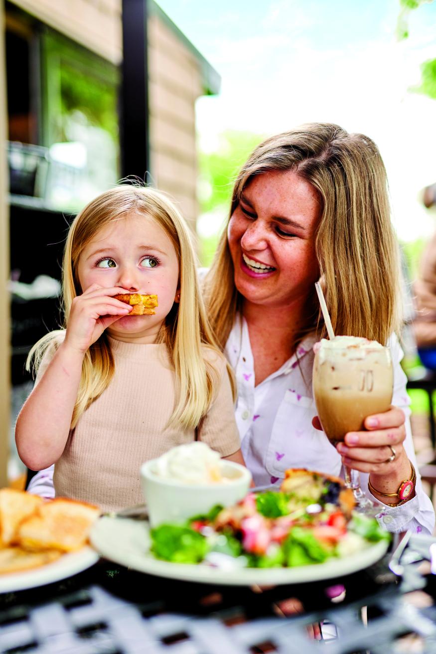 girl with mom