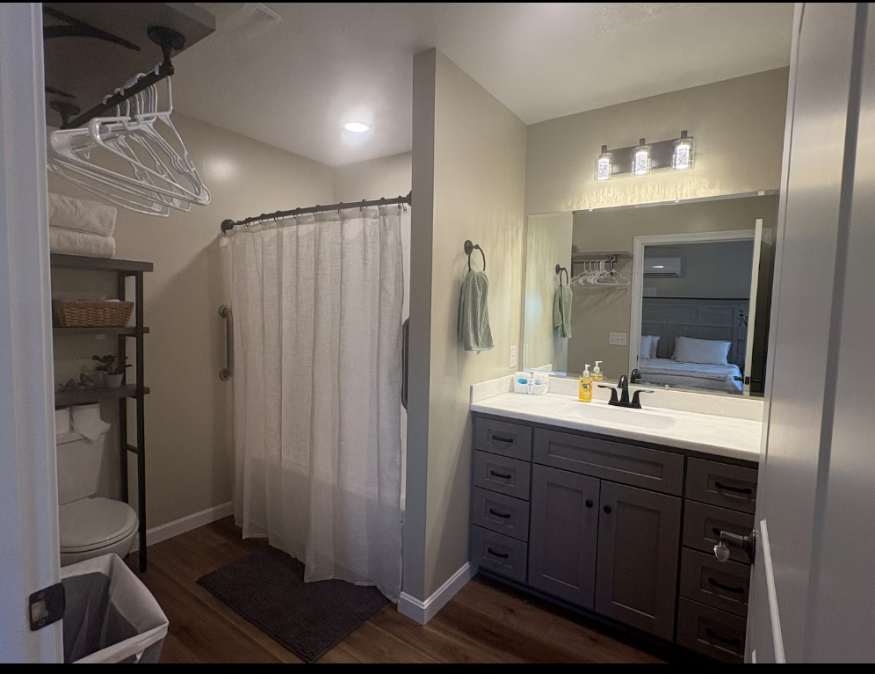 Bathroom of The Songbird Retreat