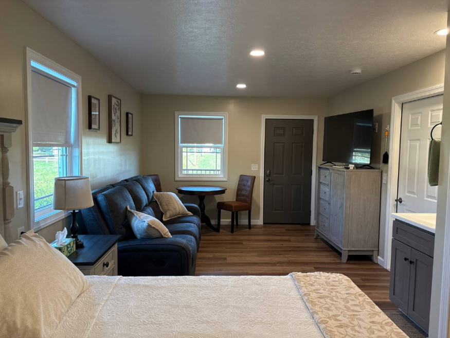 Living room of The Songbird Retreat