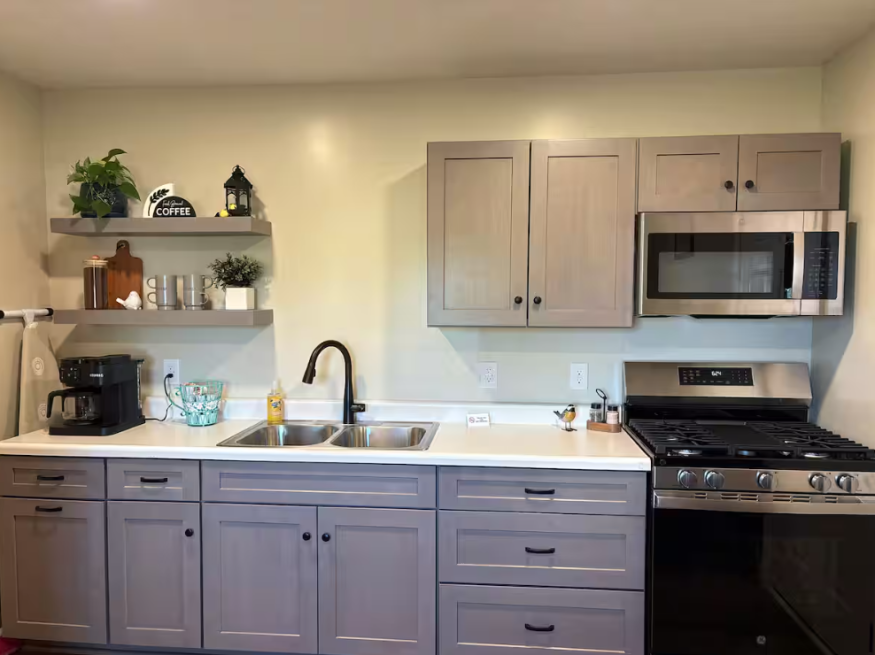 Kitchenette of The Songbird Retreat