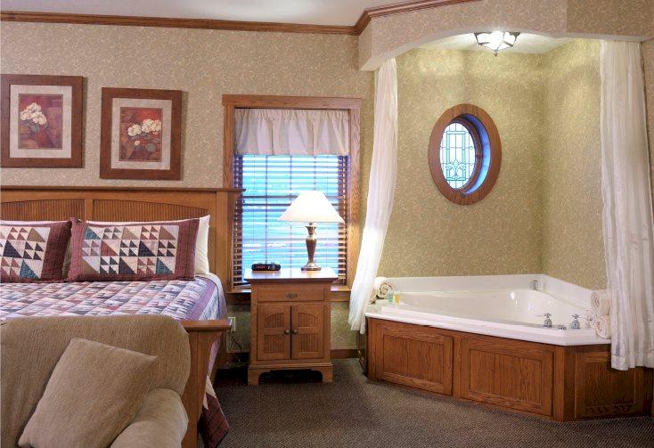 Carlisle Inn Sugarcreek | Visit Amish Country
